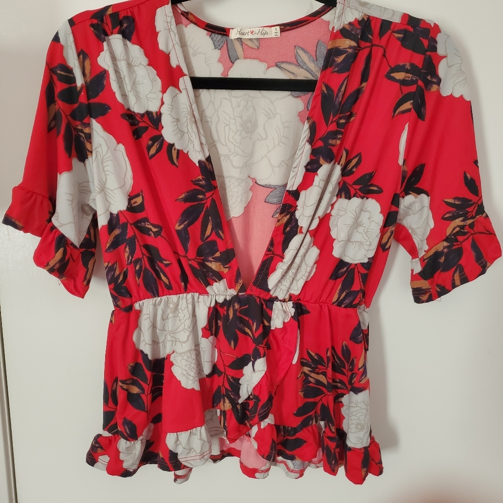 Tara Ruffle V-neck Blouse - Picture 4 of 5